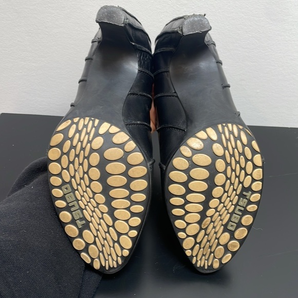 Tsubo Anush Pumps heels US8.5 black leather Velcro strap Mary Jane closed toe - Picture 8 of 11